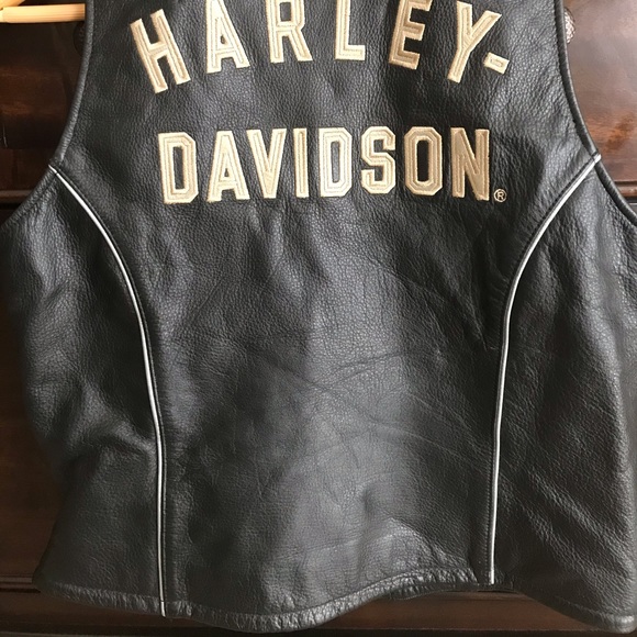 100th Anniversary Harley-Davidson Leather Vest - Picture 4 of 8